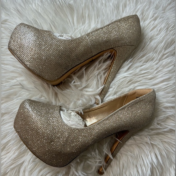 High Heel Gold Stiletto Platform Pumps 6.5 SZ & 8 SZ - Picture 4 of 13